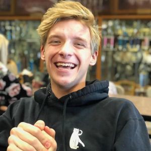 Meet your Posher, Ryan